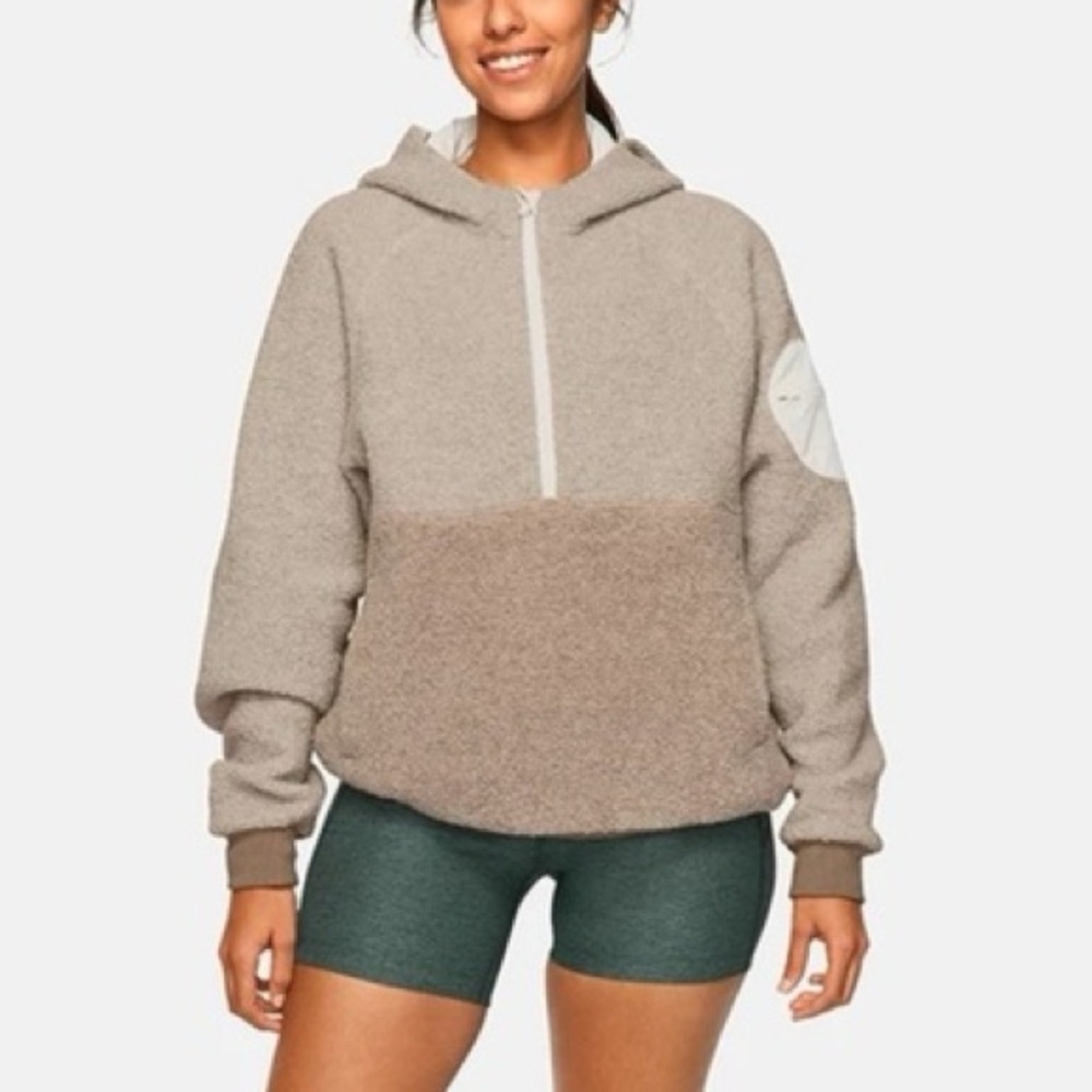 Outdoor Voices Megafleece‎ 1/2 Zip Pullover Hoodie in Oatmeal/Amber small